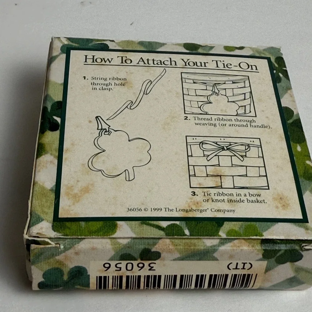 Longaberger 1999 St. Patrick's Day Lots of Luck Basket with Liner and‎ Protector